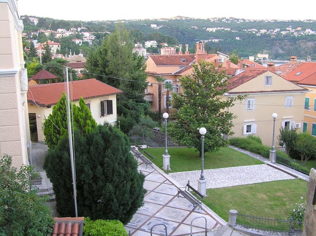 Apartments Camellia & Magnolia Volosko Exterior foto